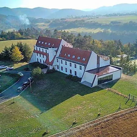 Berounka Szálloda *